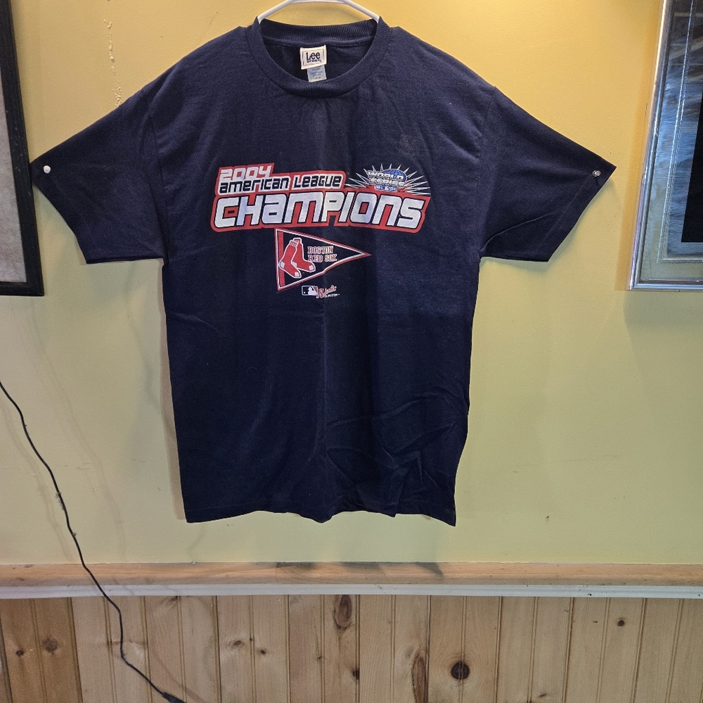 Boston Red Sox 2004 American League Champions T-shirt.